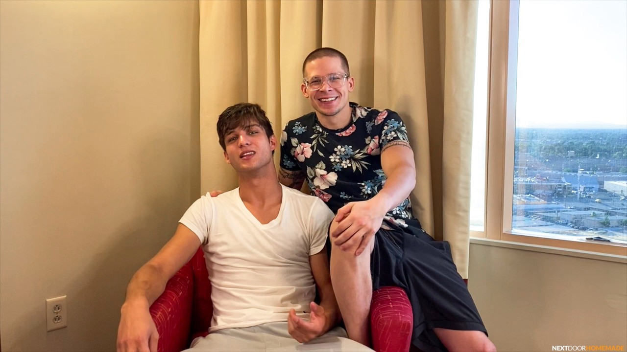 Hairy gay Elliot Finn gets pounded hard by Dillon Anderson in an amateur scene  