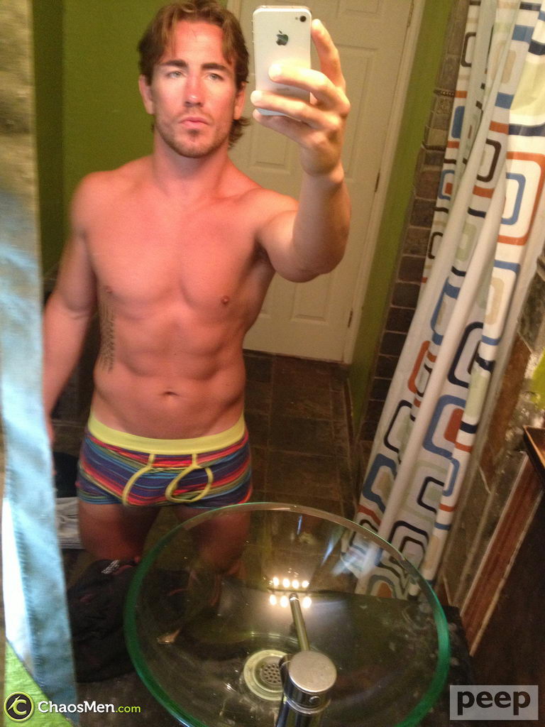 Handsome gay man Nick Louis takes selfies of his hot body & big dick  