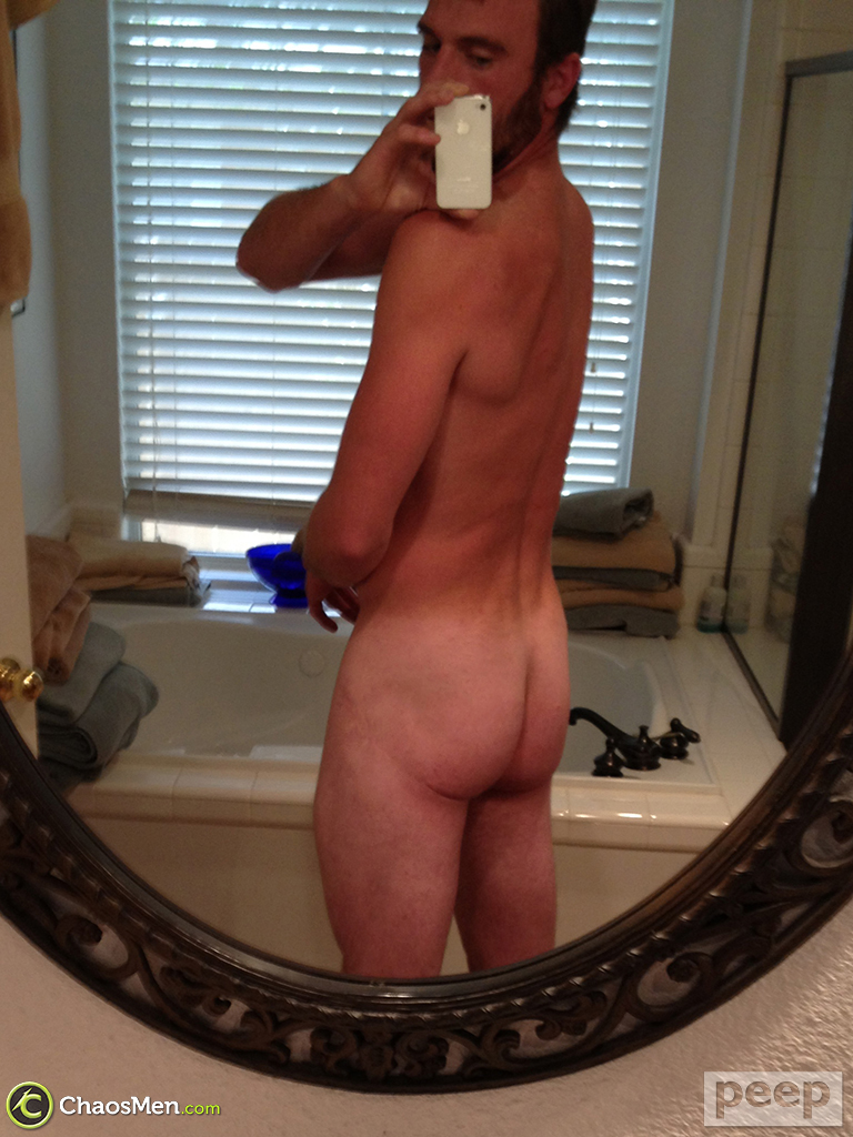 Gay cowboy Garth takes selfies of his gorgeous body and hairy dick  