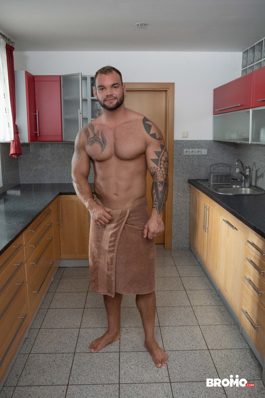 Stunning muscular hunks Samuel Tuar and Jerome bang in gay kitchen sex  