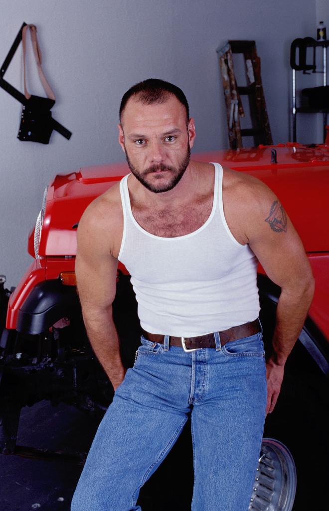 Handsome Gay Mechanic Stripping Off His Clothes In The Garag...  